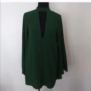 Lulus | Dresses | Lulus Emerald Green Plunge Neck Homecoming Dress |  Poshmark